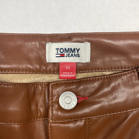 NWT Tommy Jeans Tommy Hilfiger Brown Faux Leather Dickinson Pants  SZ 32 - Picture 2 of 9